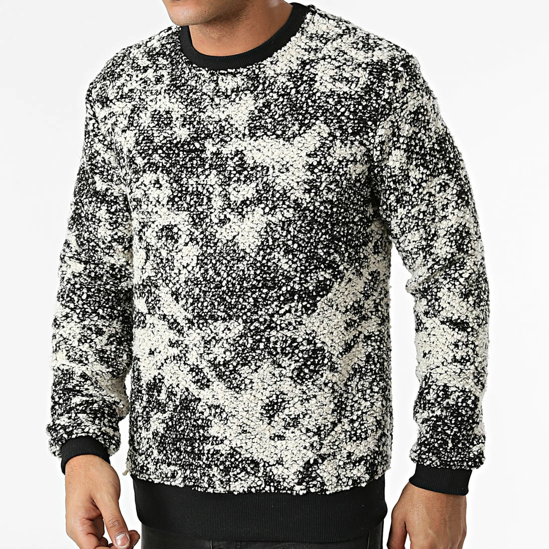 Acheter 💯 Sweat Crewneck UY751 Beige Noir de Uniplay ✨ 3 Acheter 💯 Sweat Crewneck UY751 Beige Noir de Uniplay ✨