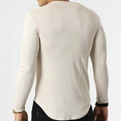 Les meilleures critiques de 😉 Tee 👕 Shirt A Manches Longues Oversize UY776 Beige de Uniplay 🧨 -Uniplay Soldes uniplay 300470 UY776 BEIGE 20220203T155917 04