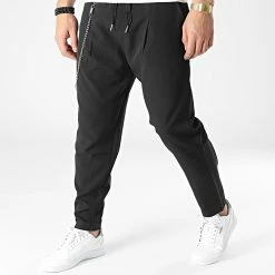 Le moins cher 🔥 Pantalon Jogging 22010 Noir de Uniplay 😉