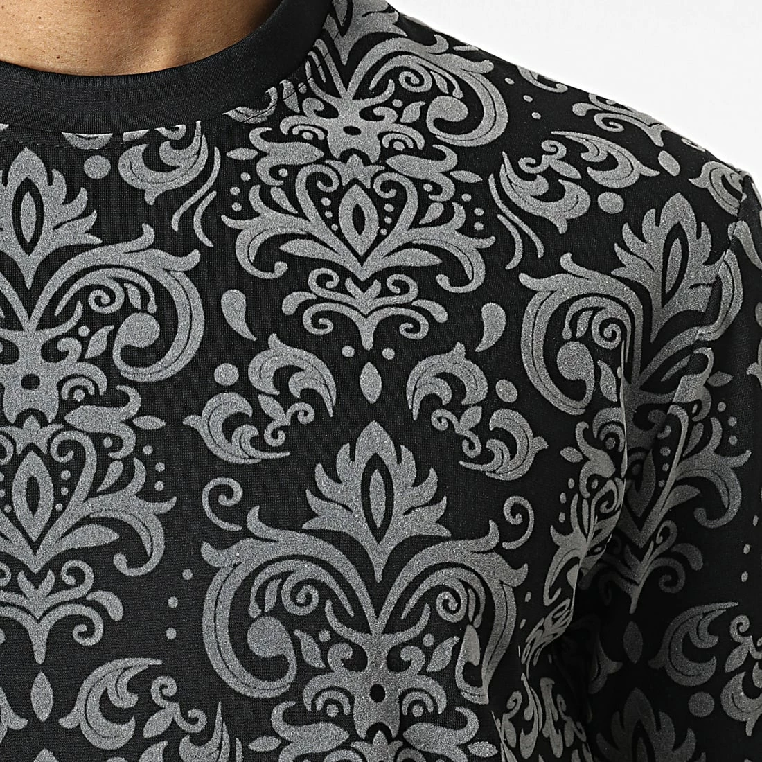 Budget 🥰 Sweat Crewneck UY783 Noir Beige de Uniplay ✨ 4 Budget 🥰 Sweat Crewneck UY783 Noir Beige de Uniplay ✨ – Image 2