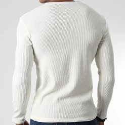 Les meilleures critiques de 💯 Sweat Crewneck UY925 Beige Clair de Uniplay 👏 -Uniplay Soldes uniplay 345046 UY925 CREAM 20221024T155643 04